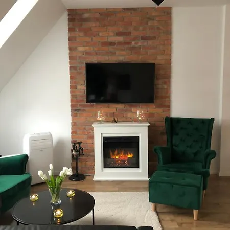 Zielone Fotele Starowka Apartment Olsztyn (Warmian-Masurian)