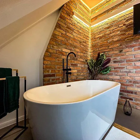 Zielone Fotele Starowka Apartment