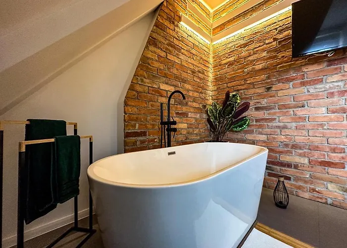 Zielone Fotele Starowka Apartment